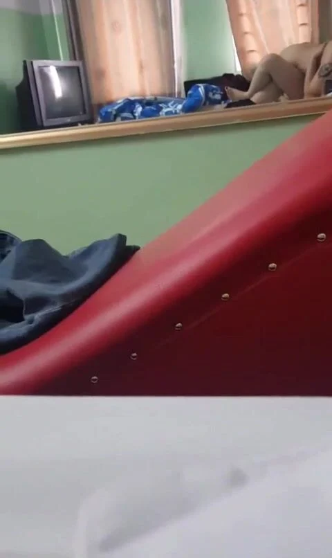 Em nói không địt mà lại banh lồn đón nhận con cu