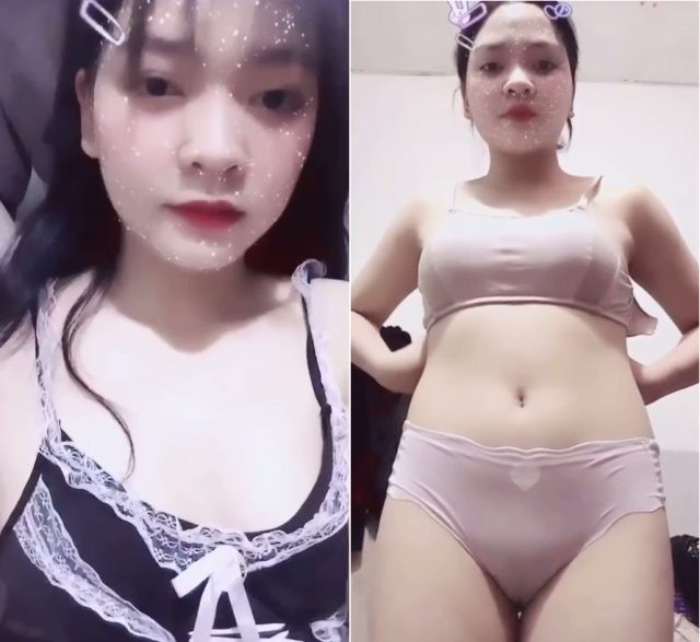 Sinh viên vạch ngực để bạn xem